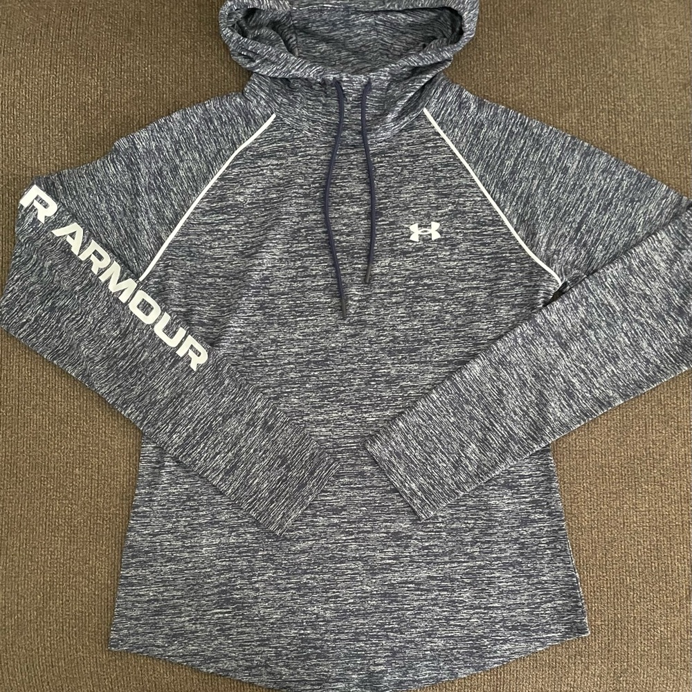 Women’s Under Armour Hooded Long Sleeve Shirt Size S
